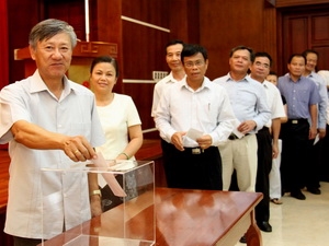 Sứ quán Việt Nam ở Lào ủng hộ miền Trung bị lũ lụt